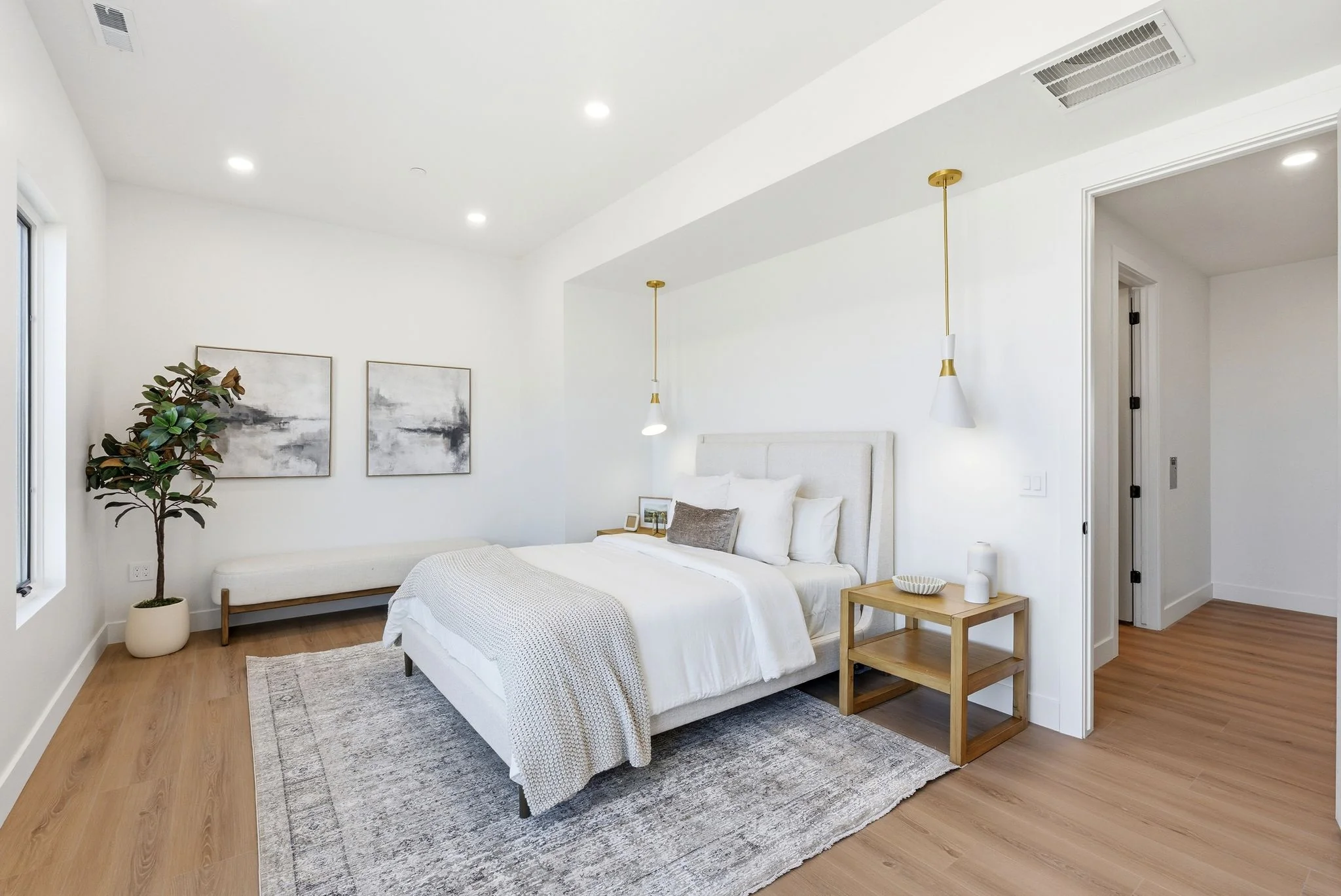 Guest bedroom